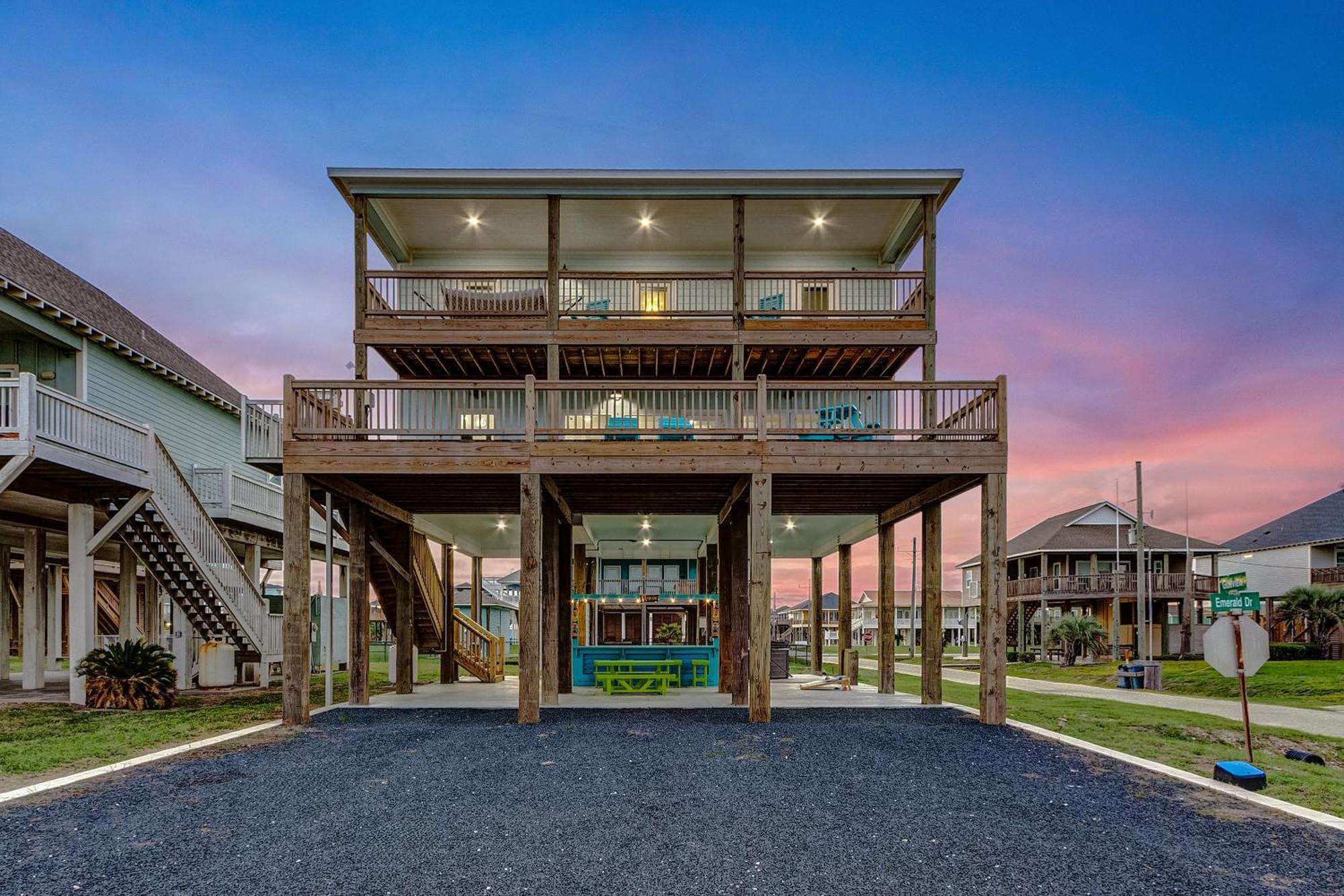 Beachfront - Hot Tub - Bbq - 14 Guests Bolivar Peninsula Exterior photo